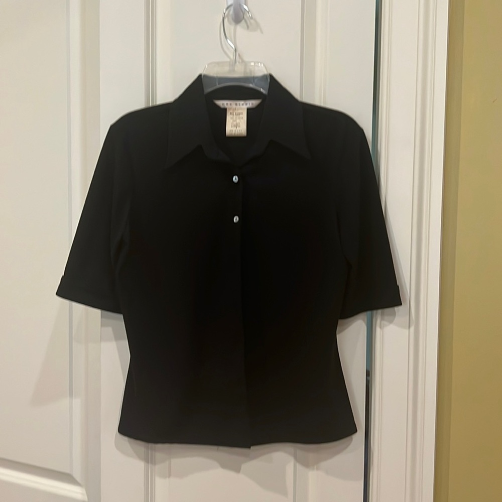Short sleeve button up black vintage shirt by Max Studio